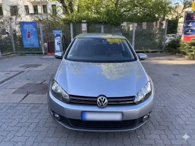 Gebraucht VW Golf VI Team 105 PS (77 kW) 2010 Grau Kleinwagen