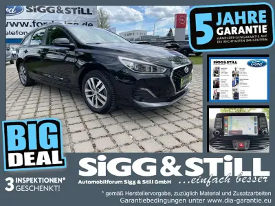 Gebraucht Hyundai i30 Trend 140 PS (102 kW) 2020 Phantom black / mic Kombi