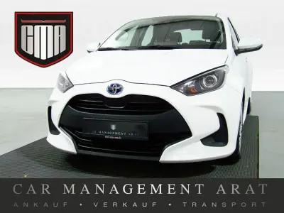 Gebraucht Toyota Yaris Hybrid Business Edition 116 PS (85 kW) 2022 Weiß Limousine