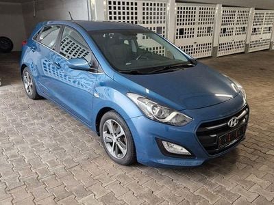 Blau Gebraucht 2015 Hyundai i30 Passion Limousine | 11.100 € (Fairer Preis)