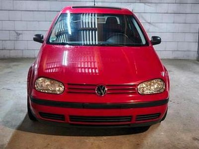 Rot Gebraucht 2002 VW Golf Limousine | 2.699 € (Fairer Preis)