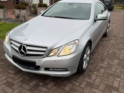 Gebraucht Mercedes E250 204 PS (150 kW) 2012 Silber Coupé