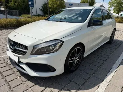 Gebraucht Mercedes A180 AMG line 122 PS (89 kW) 2016 Weiß Kleinwagen