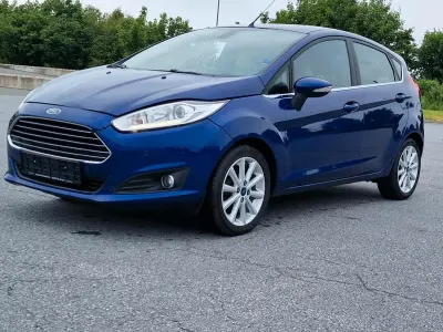 Gebraucht Ford Fiesta 122 PS (89 kW) 2016 Blau Kleinwagen