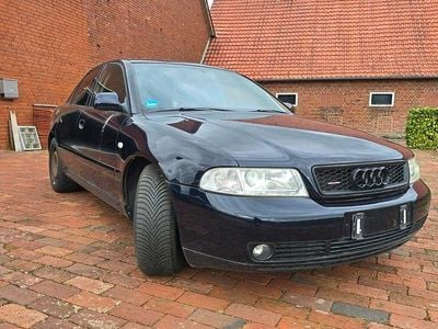 Begagnad Audi A4 101 HK (74 kW) 1999 Blå Sedan