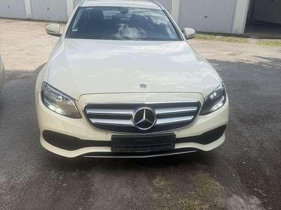 Mercedes E200