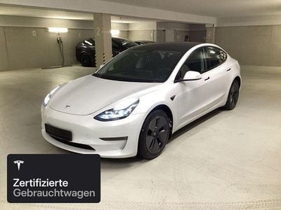 Weiß Gebraucht 2021 Tesla Model 3 Long Range AWD Limousine | 31.600 € (Etwas zu teuer)