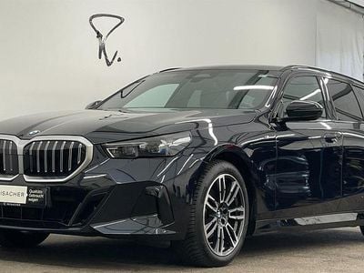 Carbonschwarz metallic Gebraucht 2025 BMW 520 Comfort Edition Kombi | 47.299 € (Fairer Preis)