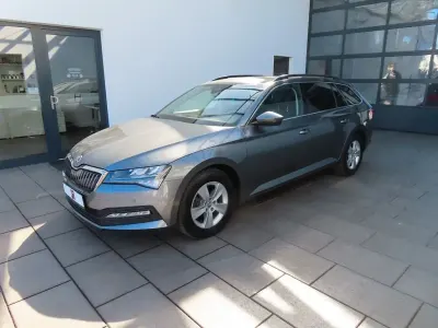 Gebraucht Skoda Superb 150 PS (110 kW) 2023 Grau Kombi