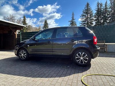 Gebraucht VW Polo 64 PS (47 kW) 2004 Schwarz Kleinwagen