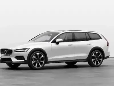 Używany Volvo V60 CC 250 KM (183 kW) 2024 Biały Kombi