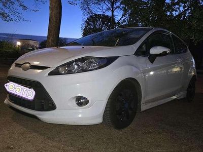 Używany Ford Fiesta Ambiente 82 KM (60 kW) 2008 Biały Hatchback