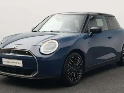 Gebraucht Mini Cooper SE Favoured 160 kW (218 PS) 2025 Blau Kleinwagen
