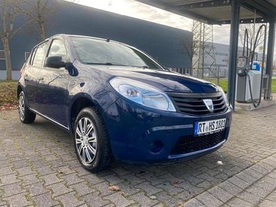 Blau Gebraucht 2009 Dacia Sandero Kleinwagen | 1.499 € (Fairer Preis)