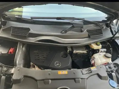 Gebraucht Mercedes V300 239 PS (175 kW) 2019 Schwarz Van / Kleinbus