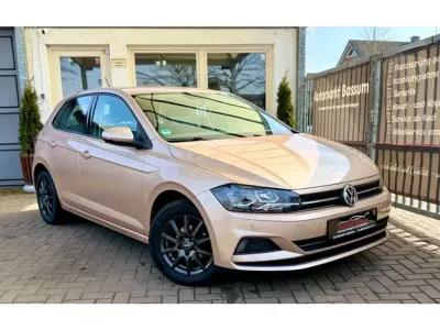 Gebraucht VW Polo Comfortline 75 PS (55 kW) 2018 Pale copper (metallic) Kleinwagen