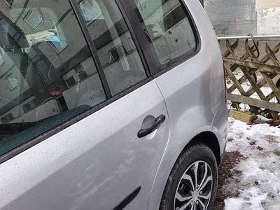 Gebraucht 2006 VW Touran Conceptline Van / Kleinbus | 2.550 € (Fairer Preis)