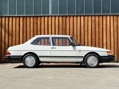 Occasion Saab 900 110 ch (80 kW) 1989 Blanc Berline