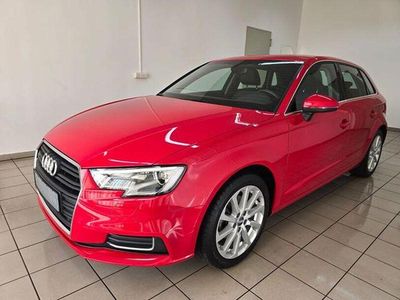 Gebraucht Audi A3 Design 150 PS (110 kW) 2016 Rot Limousine
