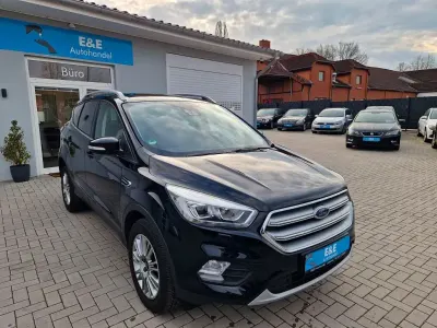 Gebraucht Ford Kuga 150 PS (110 kW) 2019 Schwarz SUV