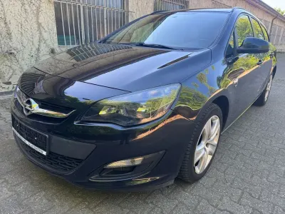 Używany Opel Astra Energy 140 KM (102 kW) 2014 Czarny Kombi