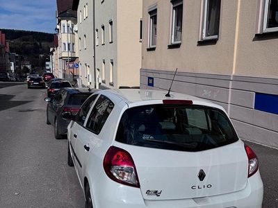 Gebraucht Renault Clio II 75 PS (55 kW) 2009 Weiß Limousine