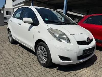 Brugt Toyota Yaris Cool 69 HK (50 kW) 2011 Hvid Hatchback