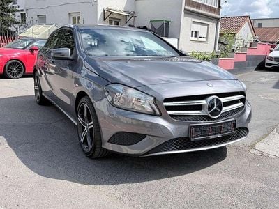 Usata Mercedes A180 122 CV (89 kW) 2014 Grigio Utilitaria