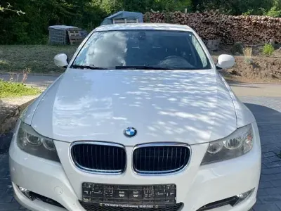 Gebraucht BMW 318 143 PS (105 kW) 2009 Weiß Kombi