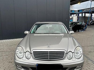 Usata Mercedes E200 163 CV (119 kW) 2004 Argento Berlina