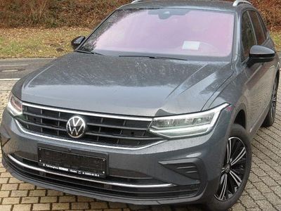Gebraucht VW Tiguan Active 150 PS (110 kW) 2022 Grau SUV
