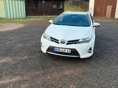 Gebraucht Toyota Auris Hybrid 136 PS (100 kW) 2014 Weiß Kombi
