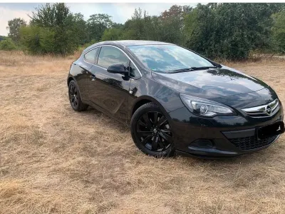 Gebraucht Opel Astra GTC Edition 140 PS (102 kW) 2014 Schwarz Limousine