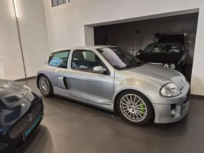Gebraucht Renault Clio 226 PS (166 kW) 2001 Iceberg grey mv640 Coupé