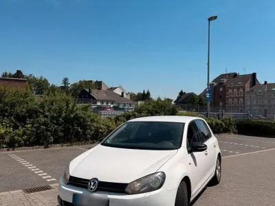 Gebraucht VW Golf VII 86 PS (63 kW) 2012 Weiß Kleinwagen