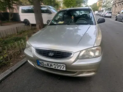 Brugt Hyundai Accent 86 HK (63 kW) 2002 Guld Sedan