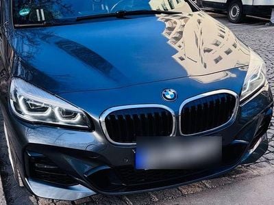 Gebraucht BMW 220 Gran Tourer M Sport 190 PS (139 kW) 2020 Schwarz Van / Kleinbus