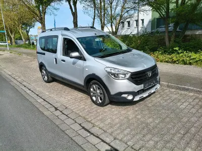 Gebraucht Dacia Dokker Stepway 115 PS (84 kW) 2016 Silber Van / Kleinbus