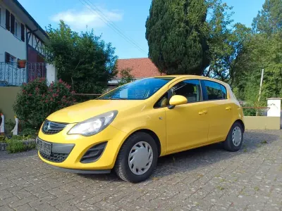 Gebraucht Opel Corsa Edition 87 PS (63 kW) 2014 Gelb Kleinwagen