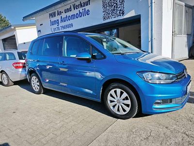Gebraucht VW Touran Comfortline 150 PS (110 kW) 2018 Caribbean blue metallic Van / Kleinbus