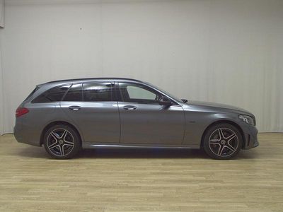 Grau Gebraucht 2020 Mercedes C300e AMG line Kombi | 22.480 € (Fairer Preis)