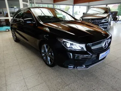 Gebraucht Mercedes CLA180 Shooting Brake Urban 122 PS (89 kW) 2018 Schwarz Kombi