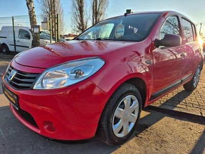 Rot "passion" Gebraucht 2010 Dacia Sandero Kleinwagen | 3.599 €