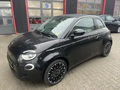 Second-hand Fiat 500e 86 kW (118 CP) 2023 Negru Cabrio