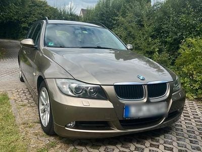 Gebraucht BMW 320 150 PS (110 kW) 2006 Gold Kombi