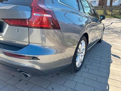 Gebraucht Volvo V60 Momentum 190 PS (139 kW) 2018 Grau Kombi