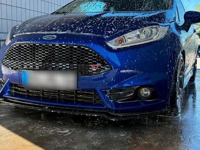 Begagnad Ford Fiesta Performance Edition 182 HK (133 kW) 2013 Blå Halvkombi