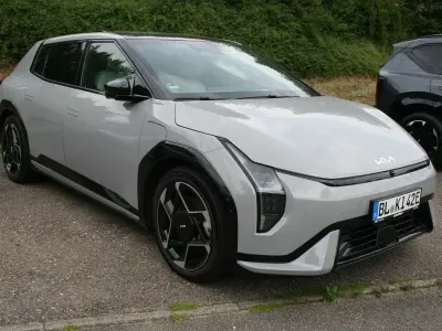 Gebraucht Kia EV4 Comfort 150 kW (204 PS) 2025 Grau Kleinwagen