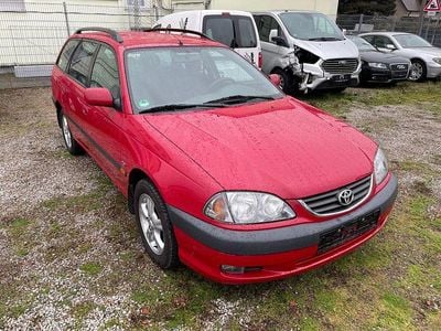 Rot Gebraucht 2002 Toyota Avensis Sol Limousine | 3.890 € (Teuer)