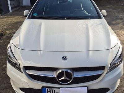Weiß Gebraucht 2017 Mercedes CLA200 Urban Coupé | 15.750 € (Etwas zu teuer)